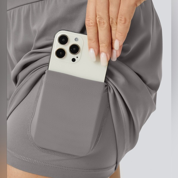 🆕 Halara Super High Waisted Back Pocket & Side Pocket Yoga Shorts Size M - Picture 4 of 7